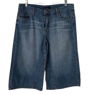 Boston Proper size 12 wide leg lightweight denim capri medium wash with stretch